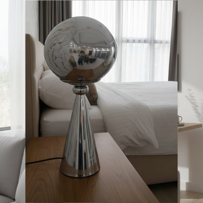 SILVER BALLON TABLE LAMP